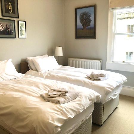 Lauras Townhouse Apartments Thomas Street Townhouse Бат Екстериор снимка