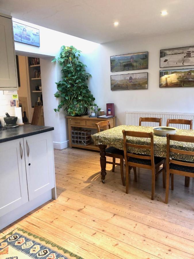 Lauras Townhouse Apartments Thomas Street Townhouse Бат Екстериор снимка