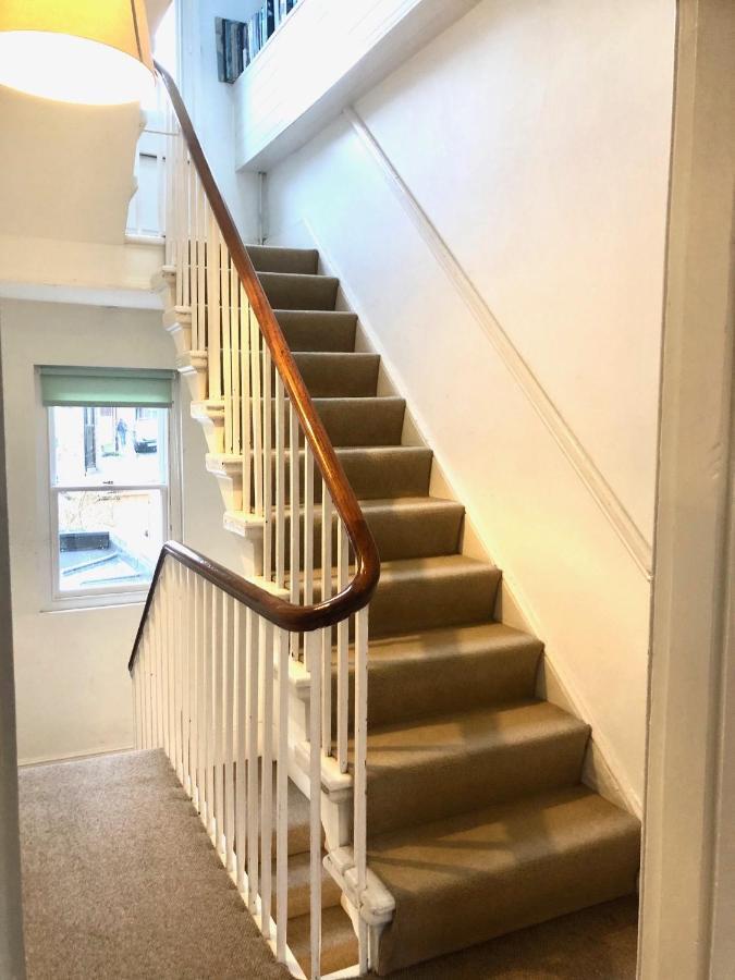 Lauras Townhouse Apartments Thomas Street Townhouse Бат Екстериор снимка