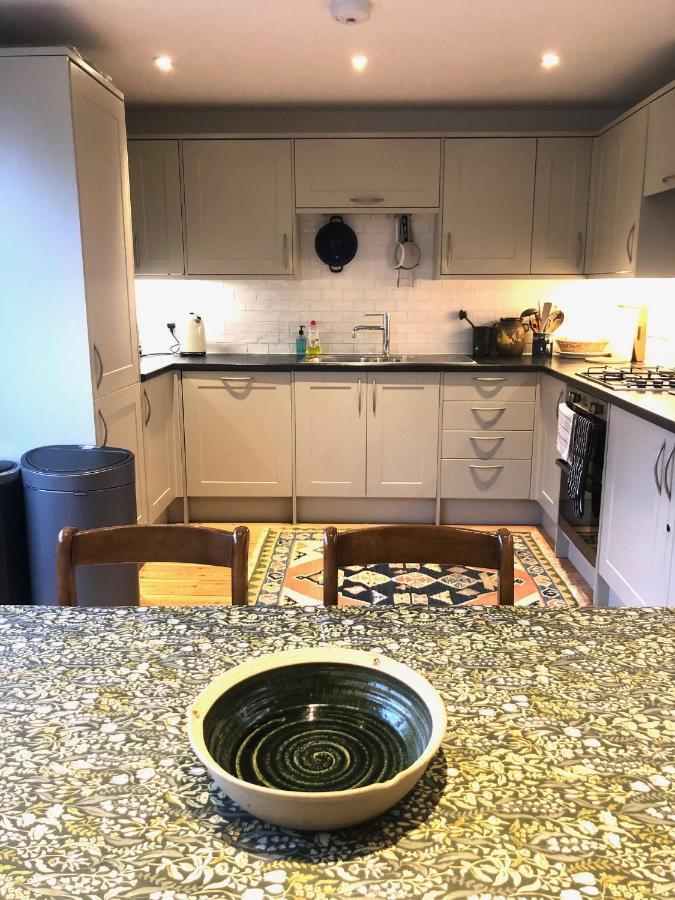 Lauras Townhouse Apartments Thomas Street Townhouse Бат Екстериор снимка