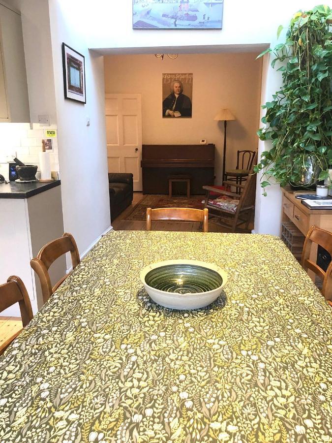 Lauras Townhouse Apartments Thomas Street Townhouse Бат Екстериор снимка